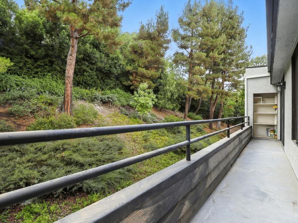 4728 Park Encino Lane 318, Encino CA 91436