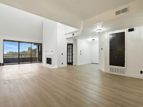 4728 Park Encino Lane 318, Encino CA 91436