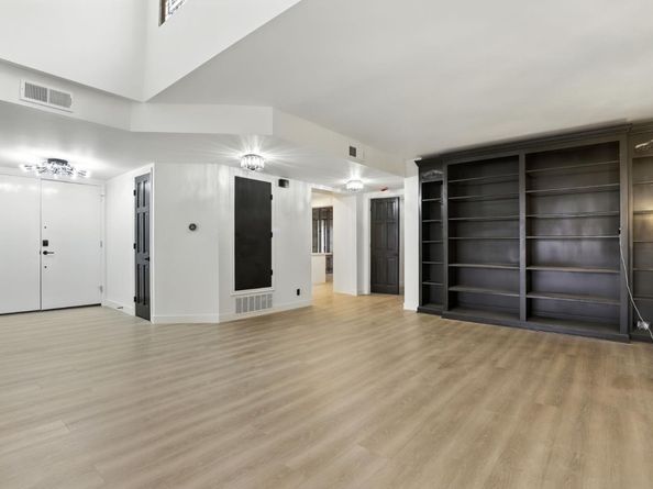 4728 Park Encino Lane 318, Encino CA 91436