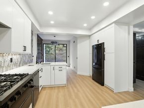4728 Park Encino Lane 318, Encino CA 91436
