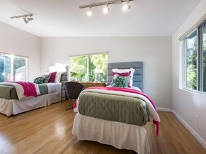 653 Wildwood Lane, Palo Alto CA 94303