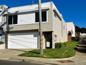 4 Royce Way