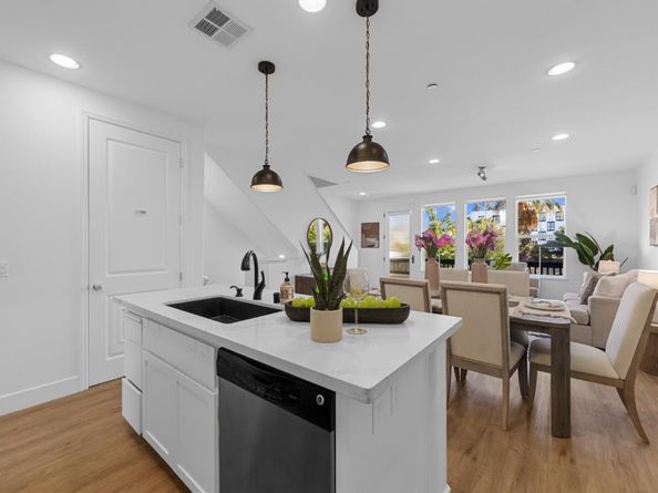 1469 W San Carlos Street, San Jose CA 95126