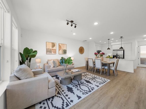 1469 W San Carlos Street, San Jose CA 95126