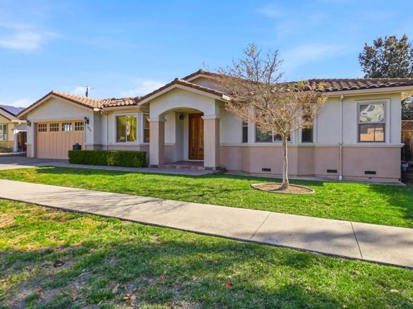 1352 S Stelling Road, Cupertino CA 95014