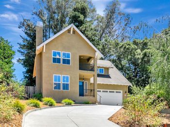 228 N Navarra Drive