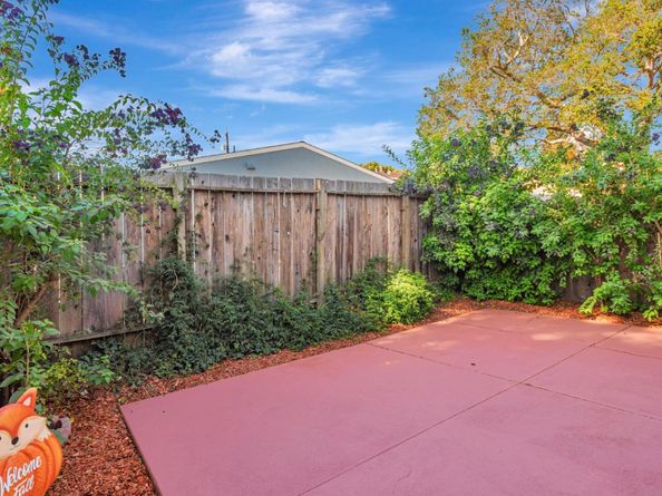 250 San Carlos Avenue, Redwood City CA 94061