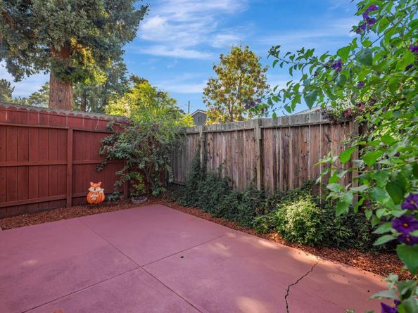 250 San Carlos Avenue, Redwood City CA 94061