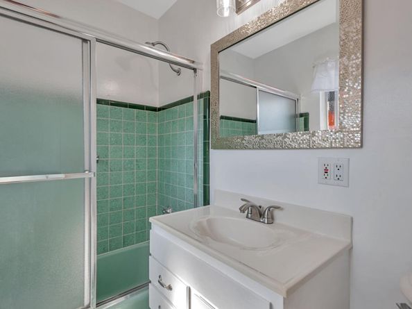 250 San Carlos Avenue, Redwood City CA 94061