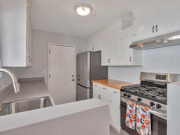 250 San Carlos Avenue, Redwood City CA 94061