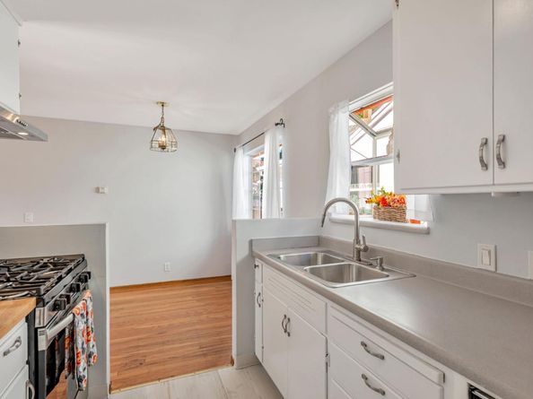 250 San Carlos Avenue, Redwood City CA 94061