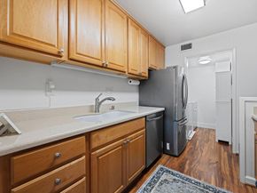 3350 La Mesa Drive 10, San Carlos CA 94070