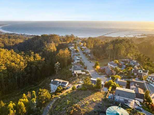 107 Dolphine Avenue, El Granada CA 94018