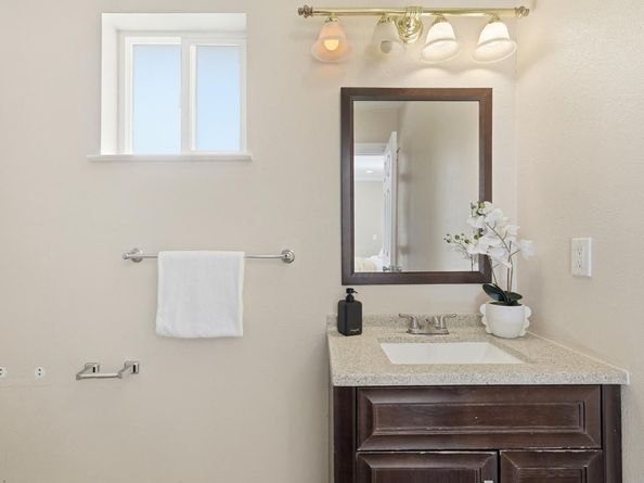 15821 Rica Vista Way, San Jose CA 95127