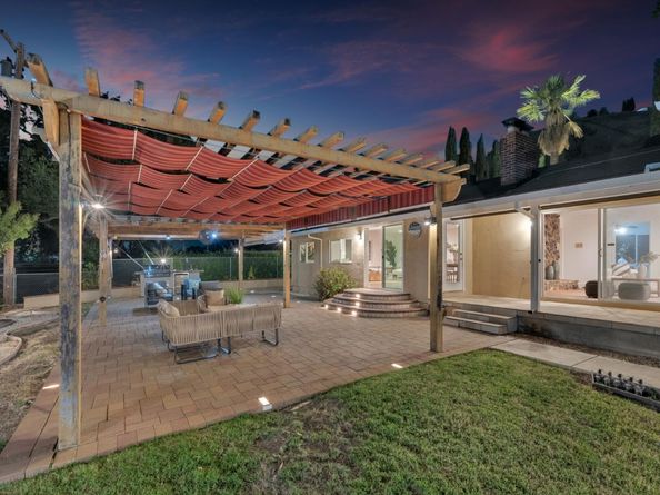15821 Rica Vista Way, San Jose CA 95127