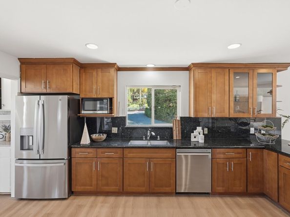 15821 Rica Vista Way, San Jose CA 95127