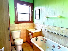 5706 Genoa Street, Oakland CA 94608