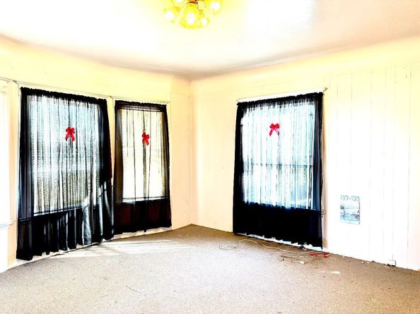 5706 Genoa Street, Oakland CA 94608