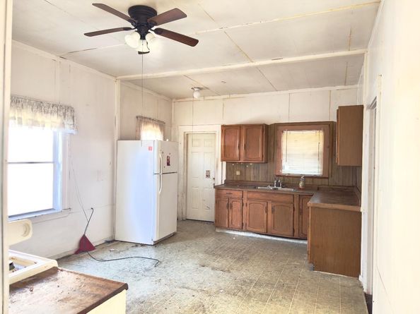 5706 Genoa Street, Oakland CA 94608