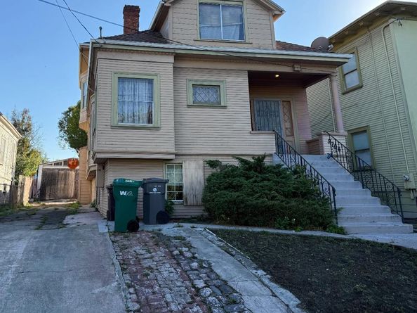 5706 Genoa Street, Oakland CA 94608