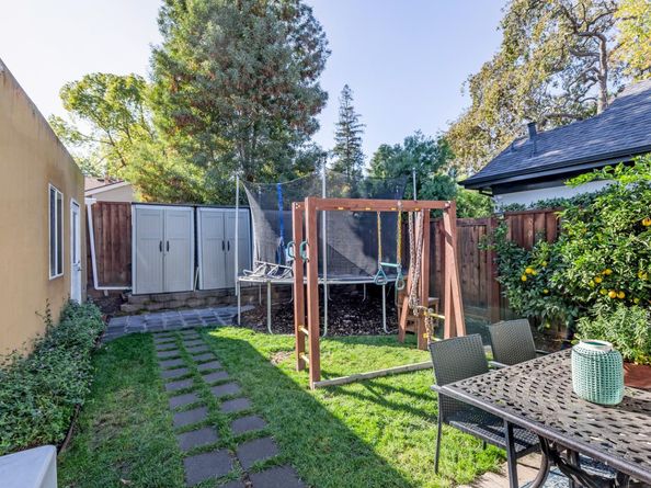 2100 Oberlin Street, Palo Alto CA 94306