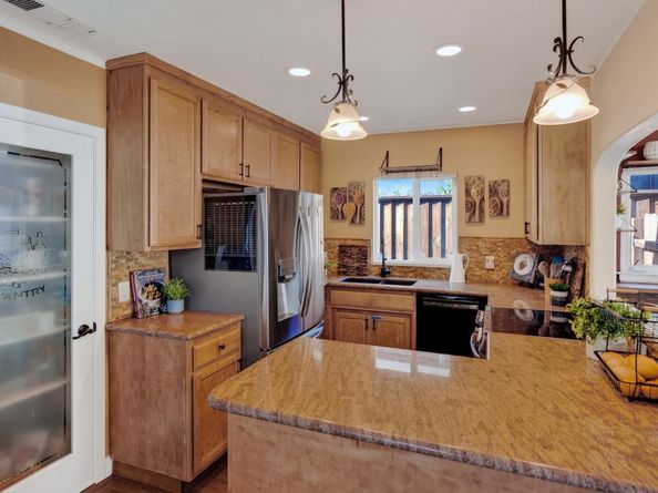 2100 Oberlin Street, Palo Alto CA 94306