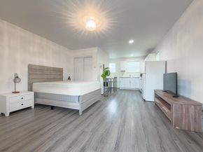 E Cliff, Santa Cruz CA 95062