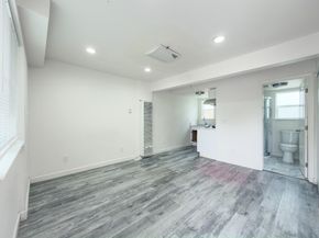 E Cliff, Santa Cruz CA 95062