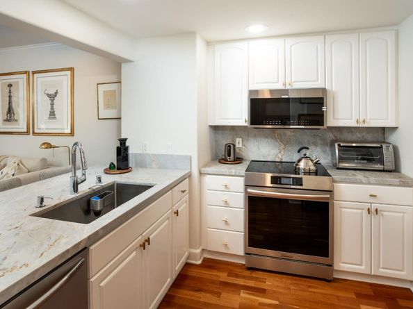 1 W Edith Avenue A101, Los Altos CA 94022