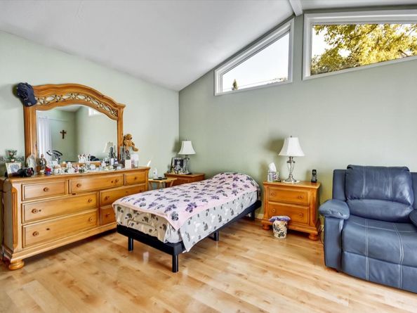 255 Nimitz Avenue, Redwood City CA 94061