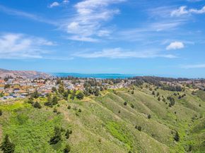 720 Lockhaven Drive, Pacifica CA 94044