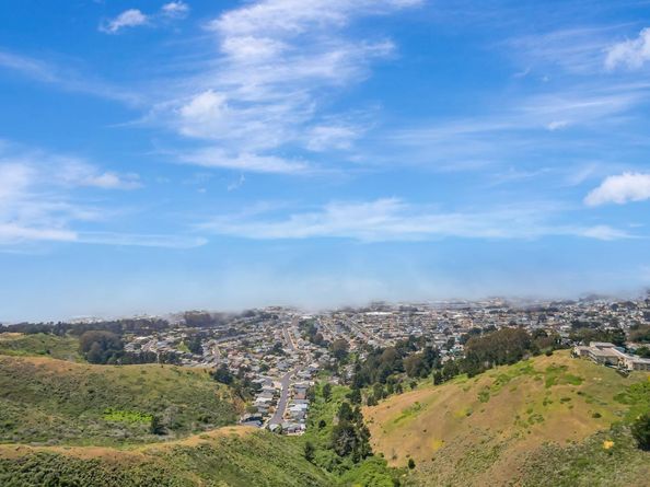 720 Lockhaven Drive, Pacifica CA 94044
