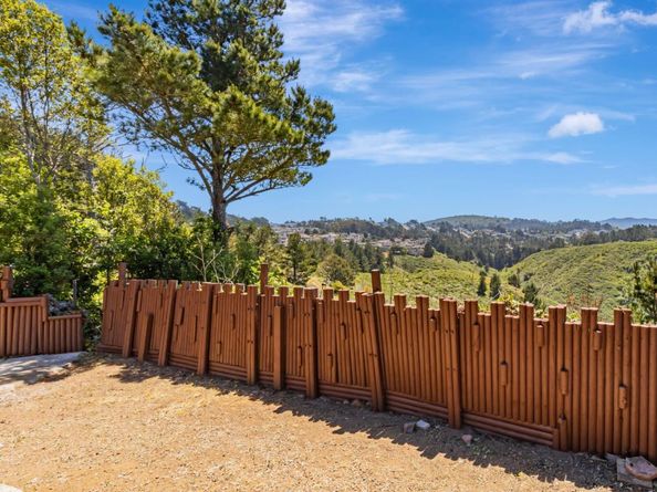 720 Lockhaven Drive, Pacifica CA 94044