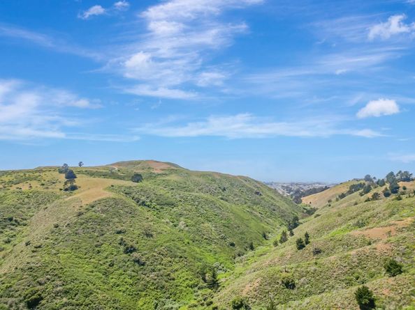 720 Lockhaven Drive, Pacifica CA 94044
