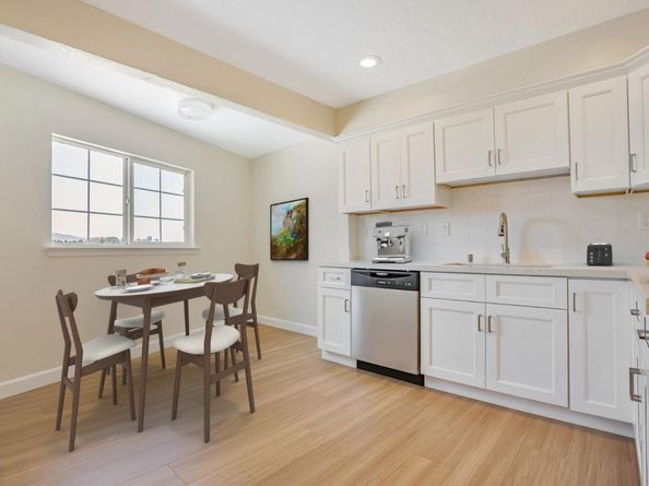 720 Lockhaven Drive, Pacifica CA 94044