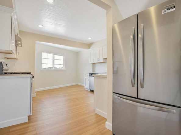720 Lockhaven Drive, Pacifica CA 94044