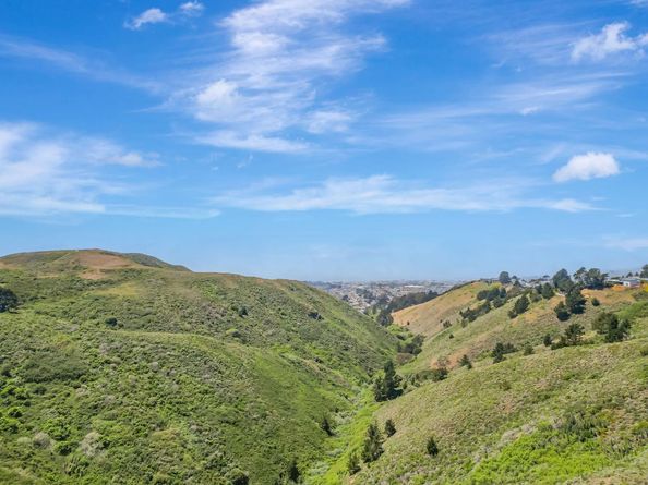 720 Lockhaven Drive, Pacifica CA 94044