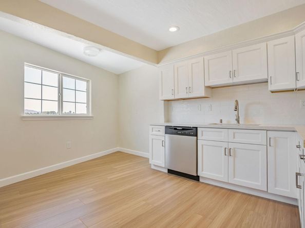 720 Lockhaven Drive, Pacifica CA 94044