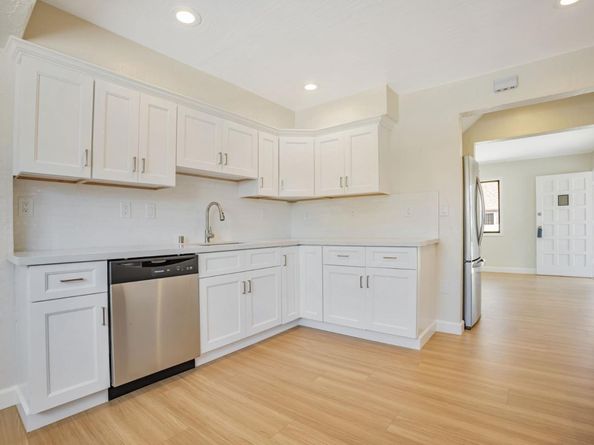 720 Lockhaven Drive, Pacifica CA 94044