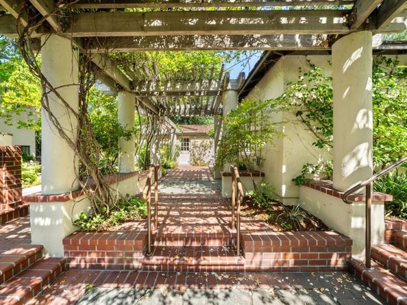 2365 Waverley Street, Palo Alto CA 94301