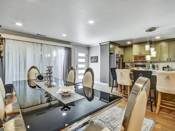 163 Roxbury, Santa Clara CA 95050