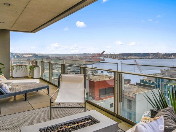 99 Union St #1205 & #1206, Seattle WA 98101