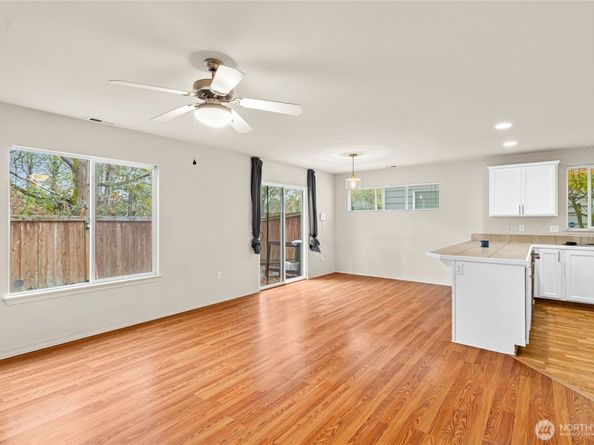 29918 49th Lane S 5, Auburn WA 98001