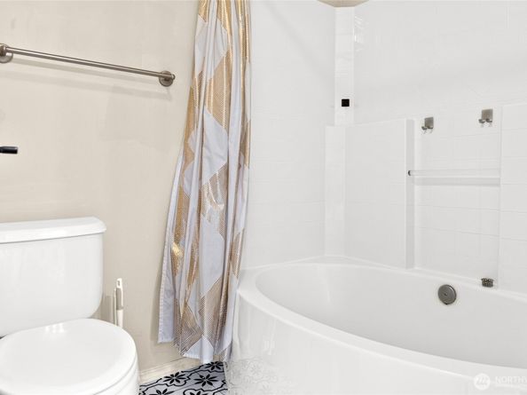 29918 49th Lane S 5, Auburn WA 98001