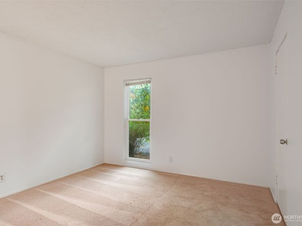 1425 S Puget Drive B3, Renton WA 98055