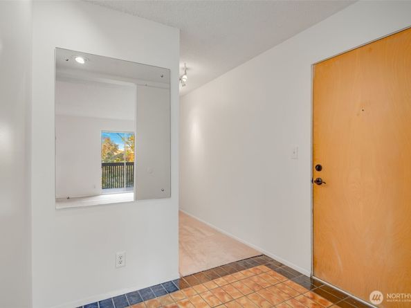 1425 S Puget Drive B3, Renton WA 98055