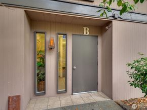 1425 S Puget Drive B3, Renton WA 98055