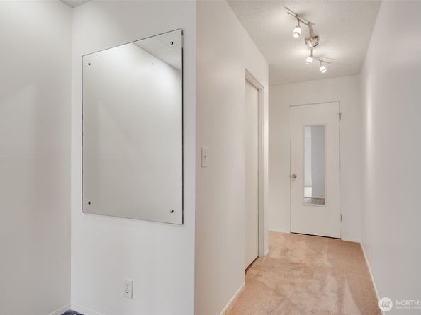 1425 S Puget Drive B3, Renton WA 98055