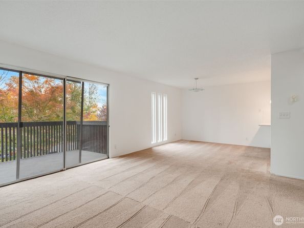 1425 S Puget Drive B3, Renton WA 98055