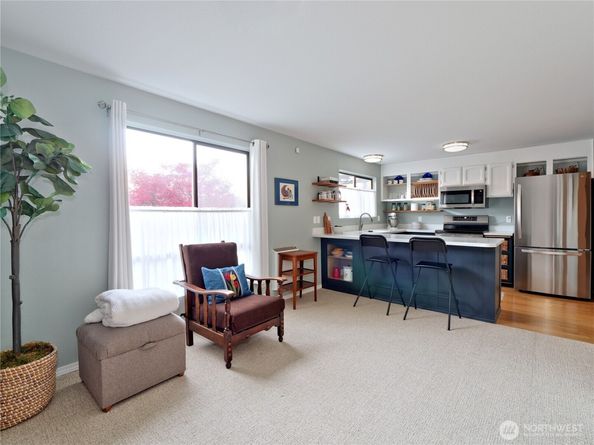 5845 NE Park Point Drive G203, Seattle WA 98115